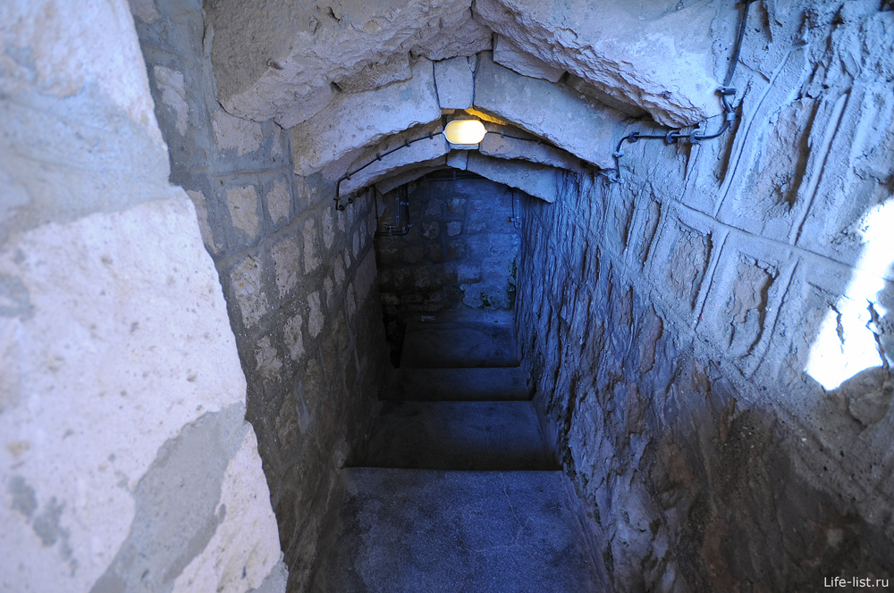Выход из подземного город Деринкую