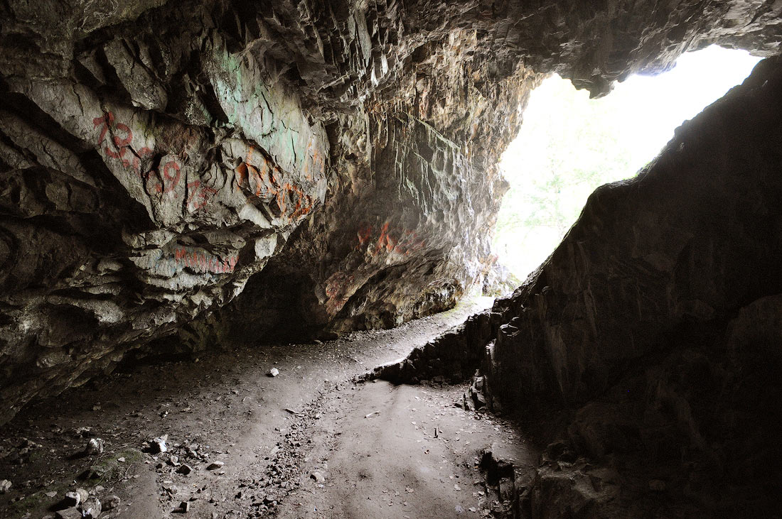 пещера Сугомак вход южный урал 