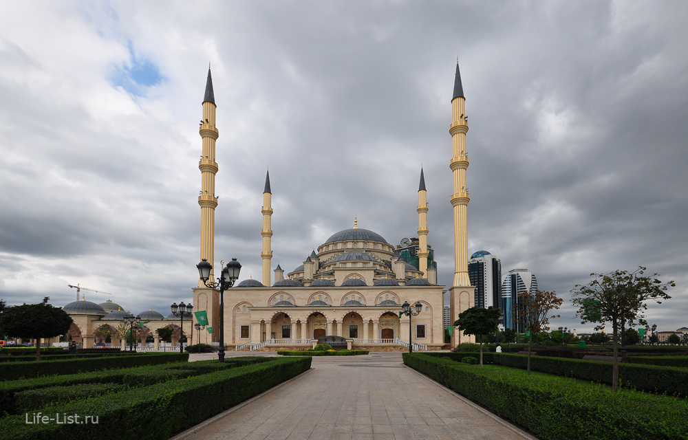 Мечеть сердце чечни в Грозном фото картинка