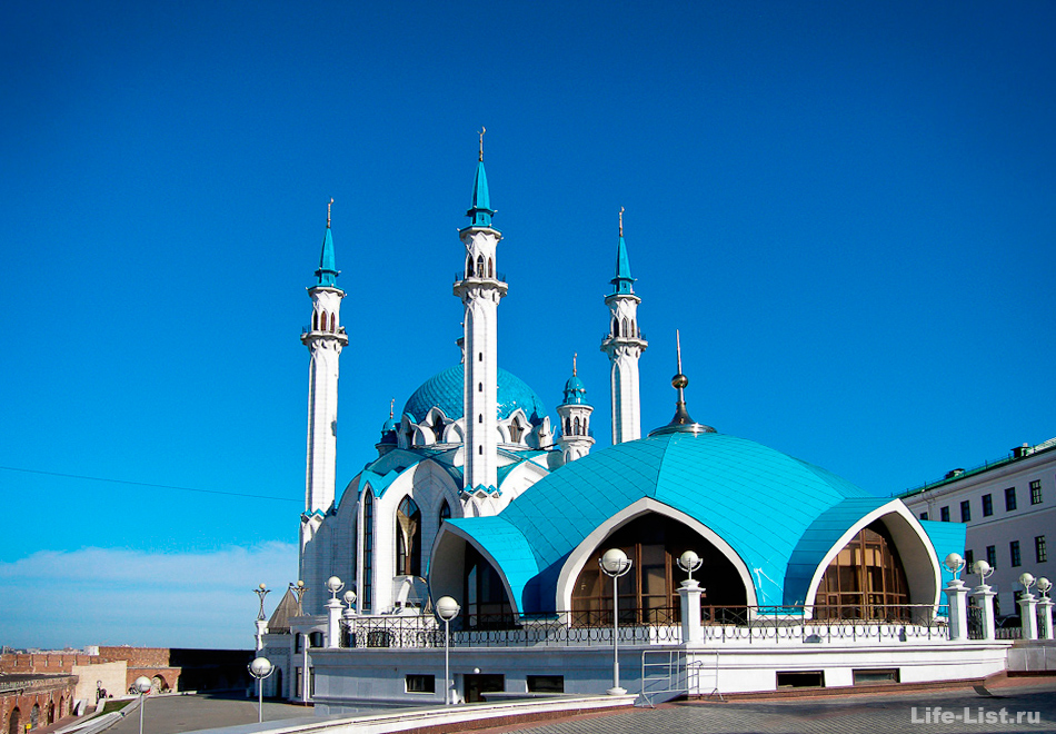 Мечеть Кул Шариф, молодое сооружение, ее построили 2005 г.