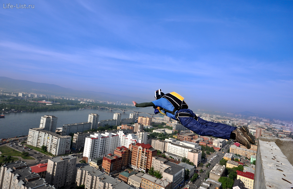 прыжок бейсджампинг с долгостроя КатэкНИИ фото Виталий Караван