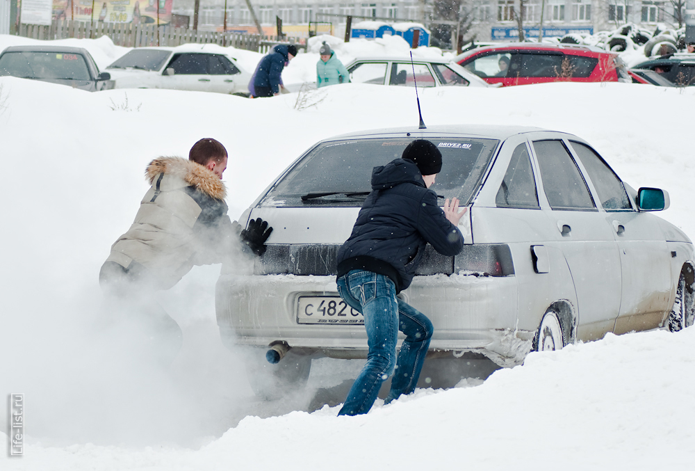 зрители помогают авто буксует зимний экстрим фото Березовский