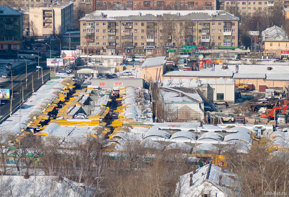 Екатеринбург. Южная вид с высоты Желтые крыши чкаловского рынка