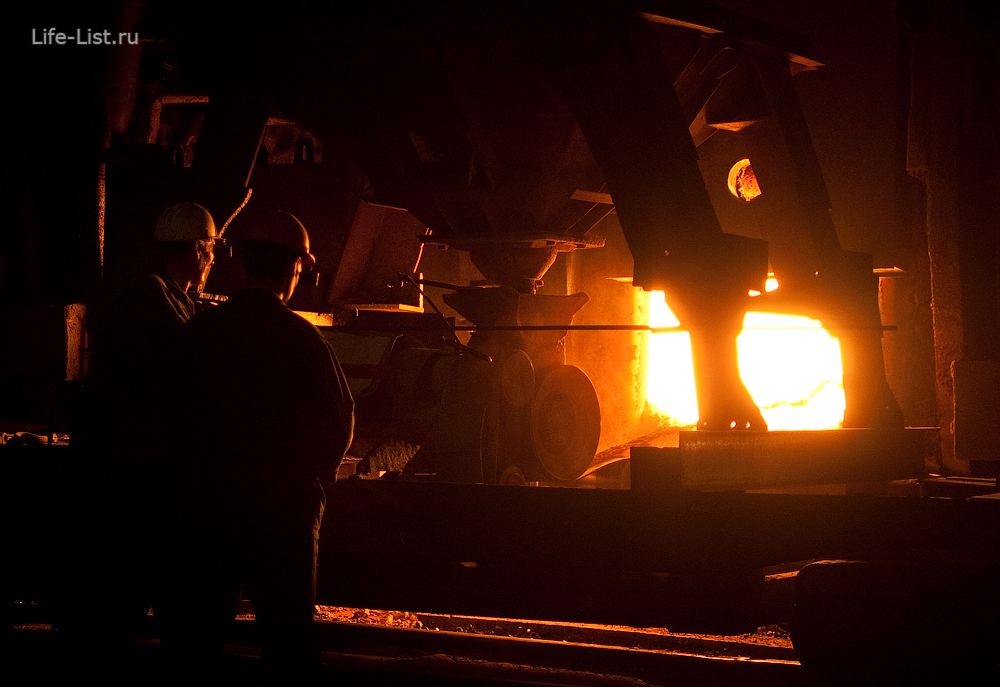 рабочие у мартеновской печи уфалейский завод металлоизделий
