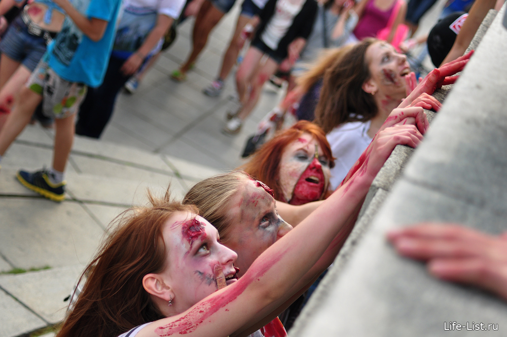 флешмоб  шествие мертвецов зомби в Екатеринбурге