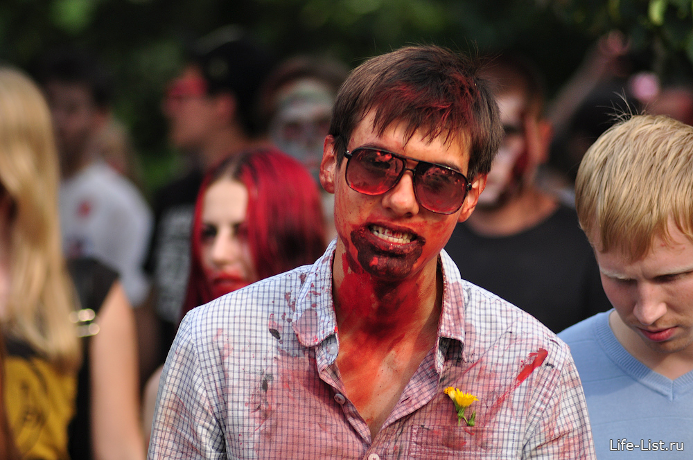 шествие мертвецов зомби в Екатеринбурге